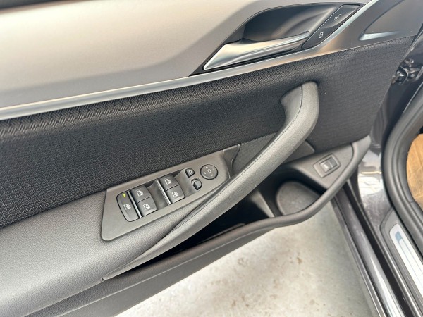 Купить BMW 520d Touring  xDrive*Active Guard*Scheckheft в Литве | фото №7 | Unis.lt