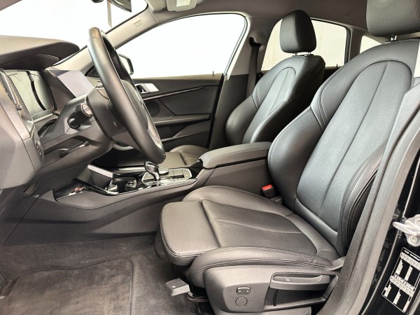 Купить BMW 216 Gran Coupé*Kamera*Navi*Scheckheft*1.Hand в Литве | фото №9 | Unis.lt