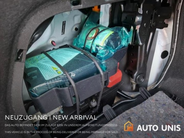 Купить  IS 300H 2.5 Hybrid |  Automatik в Литве | фото №12 | Unis.lt