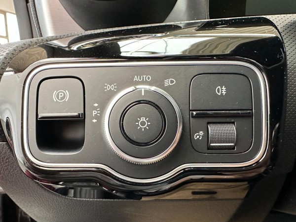 Buy Mercedes-Benz CLA 180D AMG Line*Alkantara*Kamera*Klima*1.Hand Lithuania | img №8 | Unis.lt