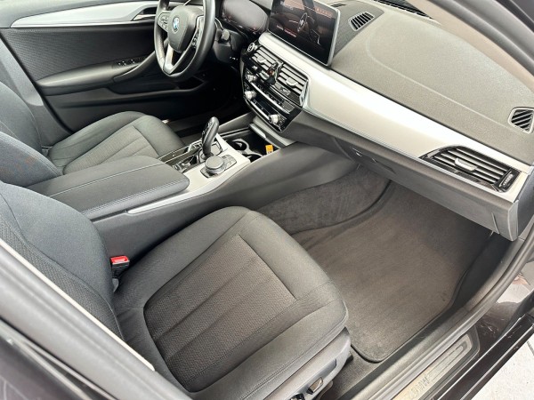 Buy BMW 520d Touring Active Guard*Klima*Scheckheft*1Hand Lithuania | img №20 | Unis.lt