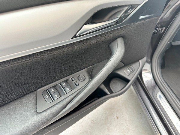 Buy BMW 520d Touring Active Guard*Klima*Scheckheft*1Hand Lithuania | img №7 | Unis.lt