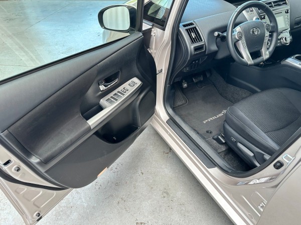 Buy  Prius+ Hybrid*Kamera*Navi*Scheckheft*7pl*1.Hand Lithuania | img №19 | Unis.lt