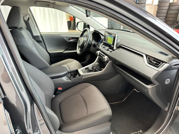 Buy Toyota RAV 4 Hybrid*Kamera*Klima*Scheckheft*1.Hand Lithuania | img №19 | Unis.lt