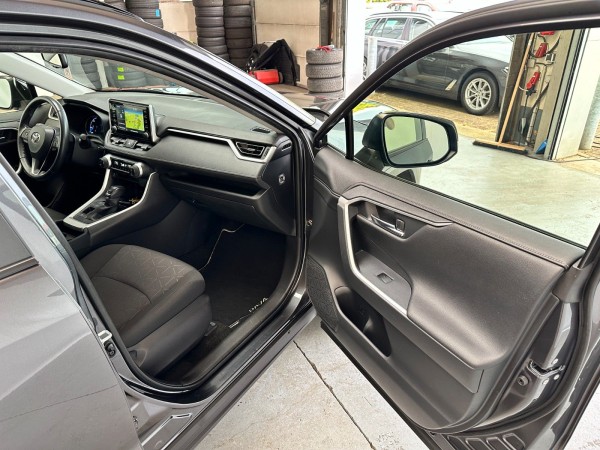 Buy Toyota RAV 4 Hybrid*Kamera*Klima*Scheckheft*1.Hand Lithuania | img №20 | Unis.lt
