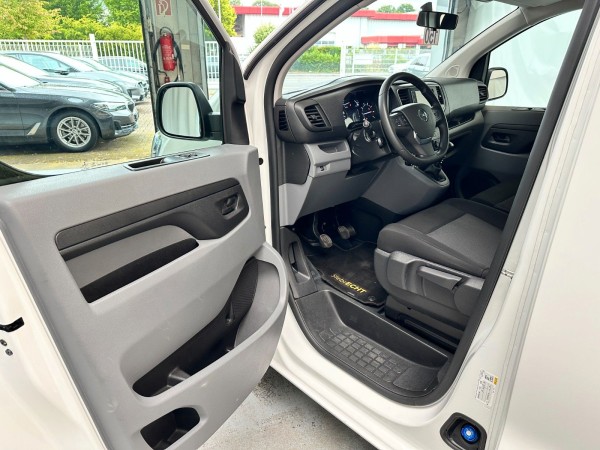 Buy Opel Vivaro Einparkhilfe*Scheckheft*TUV*1.Hand Lithuania | img №17 | Unis.lt