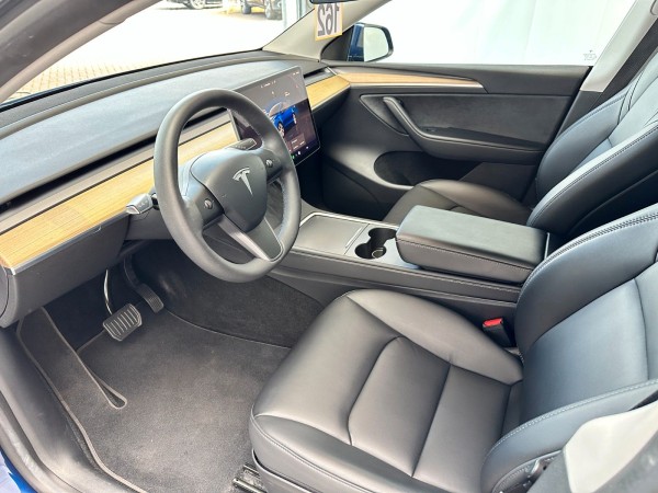 Buy Tesla Model Y Long Range Dual AWD Lithuania | img №25 | Unis.lt