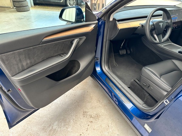 Buy Tesla Model Y Long Range Dual AWD Lithuania | img №26 | Unis.lt