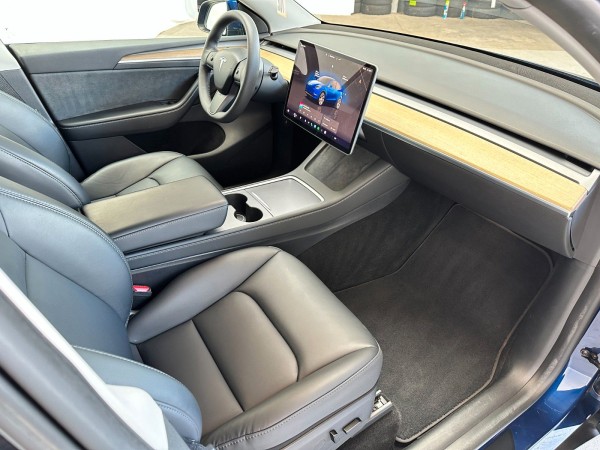 Buy Tesla Model Y Long Range Dual AWD Lithuania | img №28 | Unis.lt