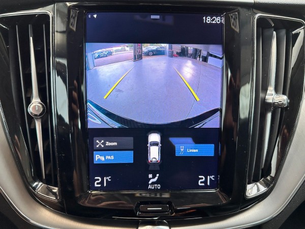 Купить Volvo XC 60 Hybrid 48V*Leder*Kamera*Scheckheft*1.Hand в Литве | фото №16 | Unis.lt