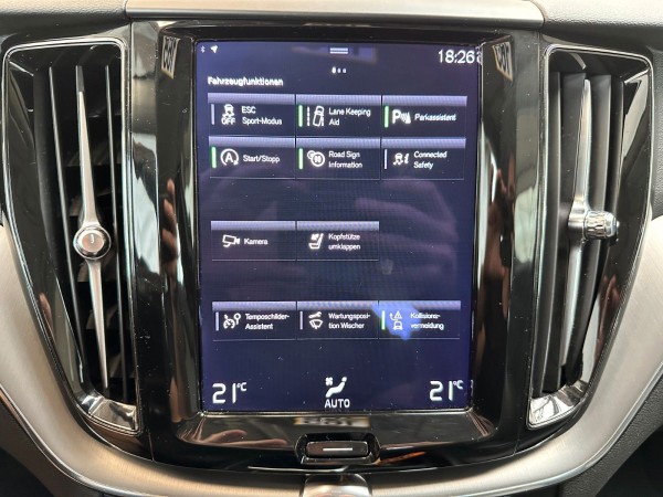 Купить Volvo XC 60 Hybrid 48V*Leder*Kamera*Scheckheft*1.Hand в Литве | фото №17 | Unis.lt