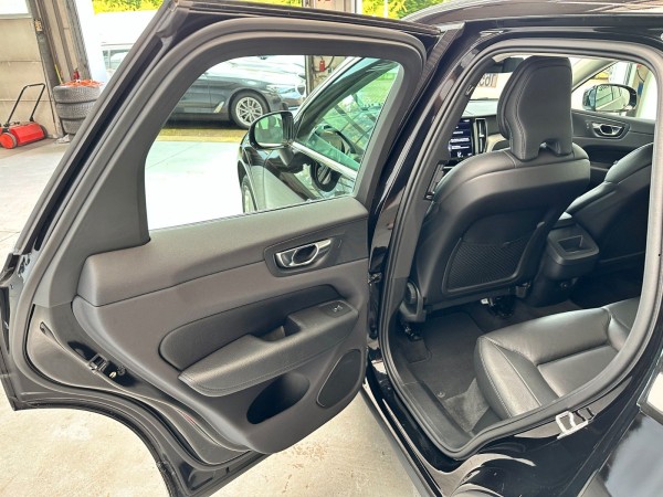 Купить Volvo XC 60 Hybrid 48V*Leder*Kamera*Scheckheft*1.Hand в Литве | фото №21 | Unis.lt