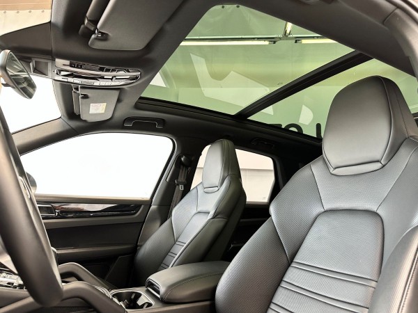 Купить Porsche Cayenne E-Hybrid Head Up*Panorama*Leder*1.Hand в Литве | фото №14 | Unis.lt