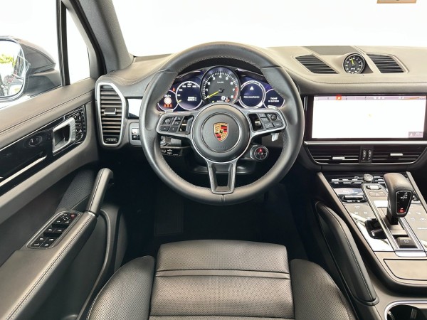 Купить Porsche Cayenne E-Hybrid Head Up*Panorama*Leder*1.Hand в Литве | фото №16 | Unis.lt