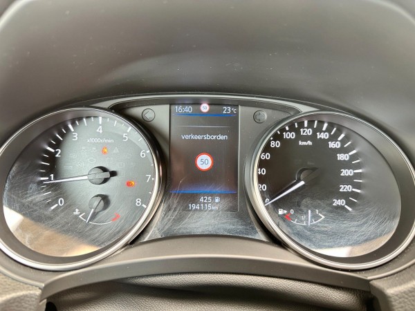 Buy Nissan Qashqai Leder*Panoramadach*Kamera 360*1.Hand Lithuania | img №14 | Unis.lt