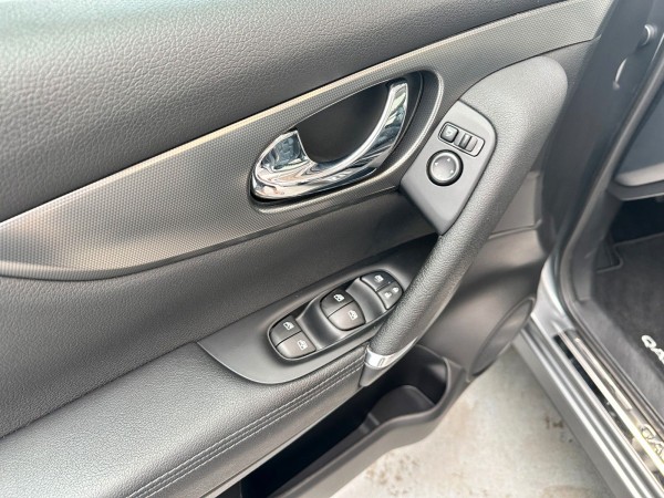 Buy Nissan Qashqai Leder*Panoramadach*Kamera 360*1.Hand Lithuania | img №7 | Unis.lt