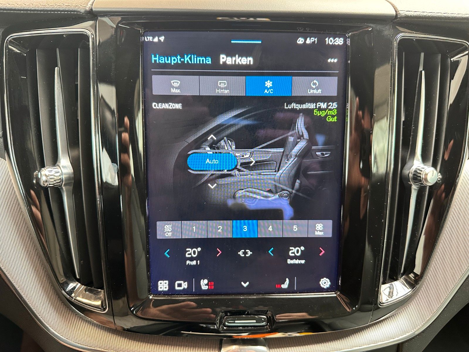 pirkite Lietuvoje Volvo XC60 T6 PHEV AWD Facelift Inscription Wool Seats | nuotrauka №19 | Unis.lt