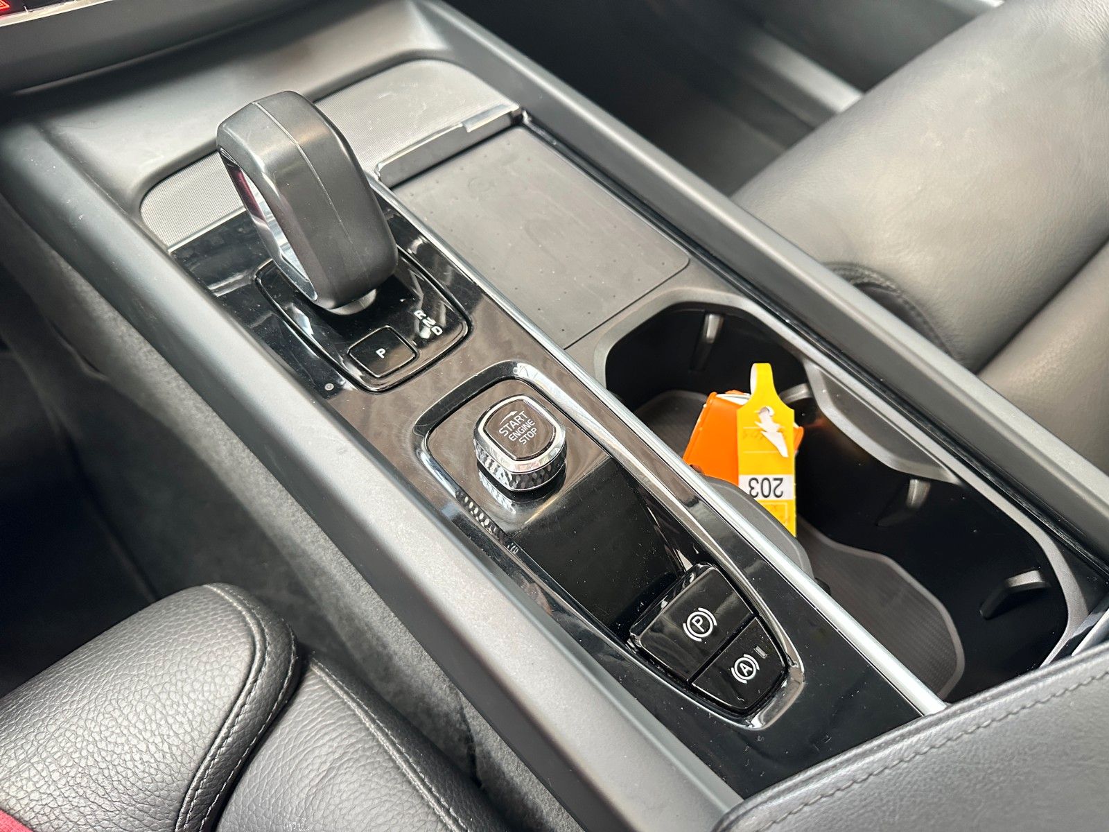 pirkite Lietuvoje Volvo XC 60 Plus Bright Recharge T6 AWD Led Panorama | nuotrauka №18 | Unis.lt