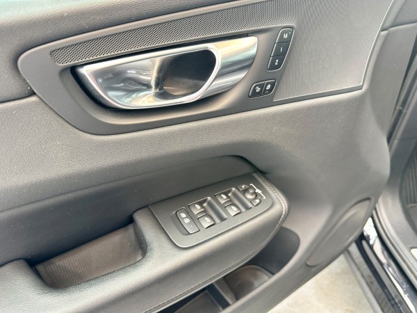 pirkite Lietuvoje Volvo XC 60 Plus Bright Recharge T6 AWD Led Panorama | nuotrauka №7 | Unis.lt