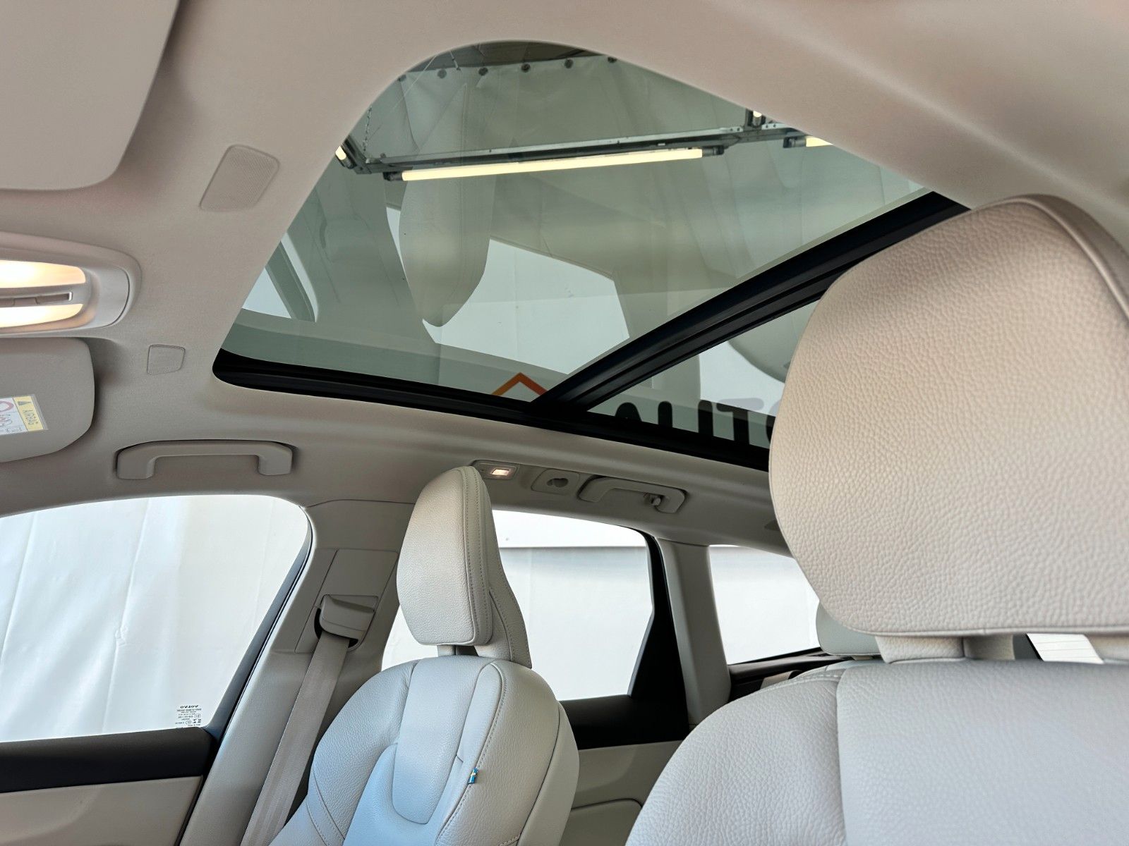 pirkite Lietuvoje Volvo XC60 T6 Plug-In AWD Panoramadach Led Navi | nuotrauka №11 | Unis.lt