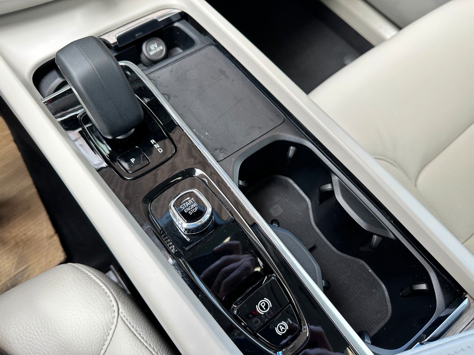 pirkite Lietuvoje Volvo XC60 T6 Plug-In AWD Panoramadach Led Navi | nuotrauka №16 | Unis.lt