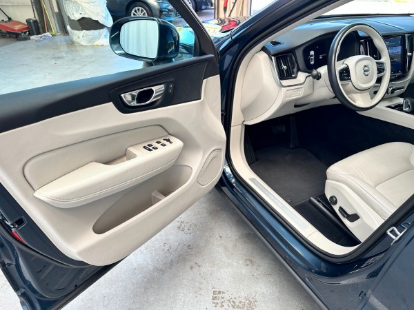 pirkite Lietuvoje Volvo XC60 T6 Plug-In AWD Panoramadach Led Navi | nuotrauka №21 | Unis.lt