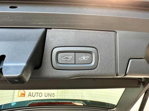 pirkite Lietuvoje Volvo XC60 T6 Plug-In AWD Panoramadach Led Navi | nuotrauka №25 | Unis.lt