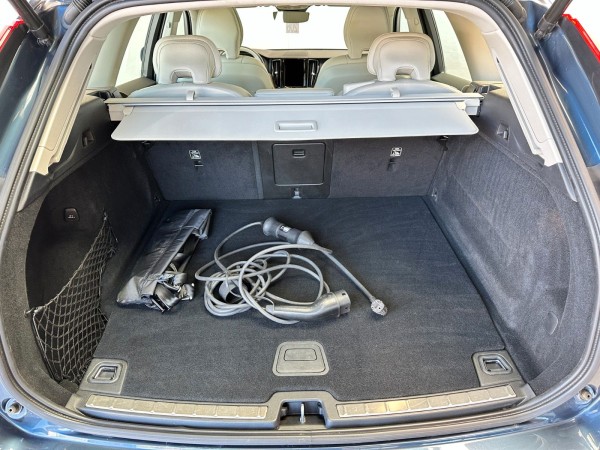 pirkite Lietuvoje Volvo XC60 T6 Plug-In AWD Panoramadach Led Navi | nuotrauka №27 | Unis.lt