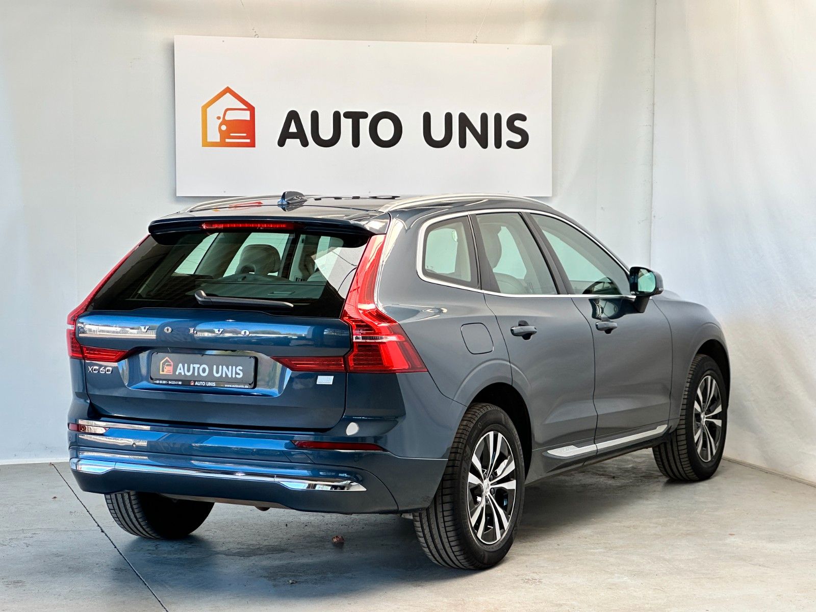 pirkite Lietuvoje Volvo XC60 T6 Plug-In AWD Panoramadach Led Navi | nuotrauka №4 | Unis.lt
