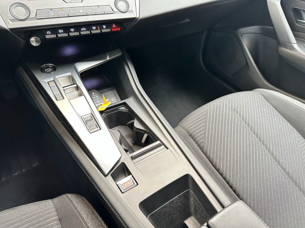 pirkite Lietuvoje Peugeot 308 SW Led Scheckheft 1.Hand Navi | nuotrauka №13 | Unis.lt