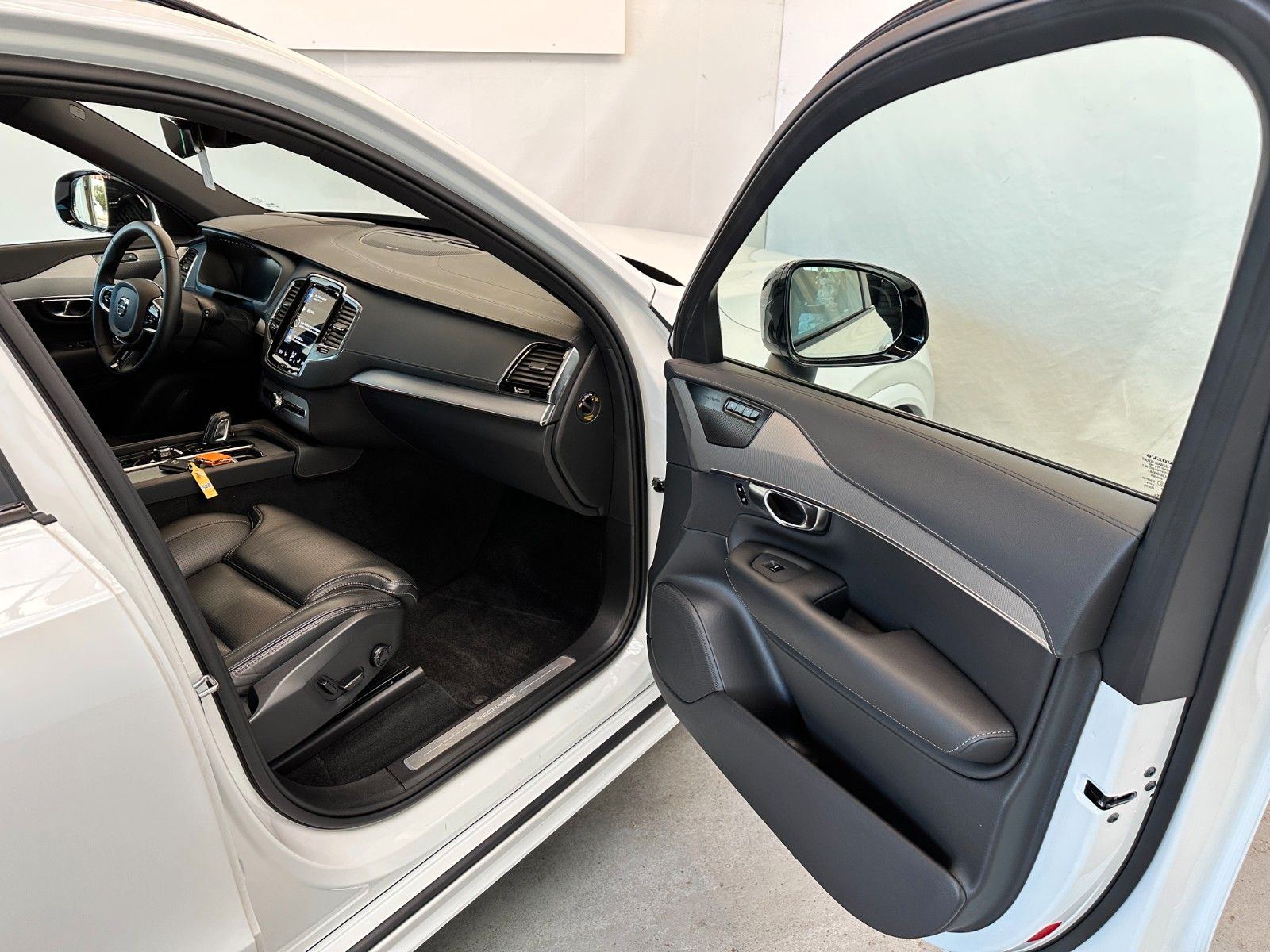 pirkite Lietuvoje Volvo XC90 R Design*Plug-In T8 Recharge*AWD | nuotrauka №23 | Unis.lt