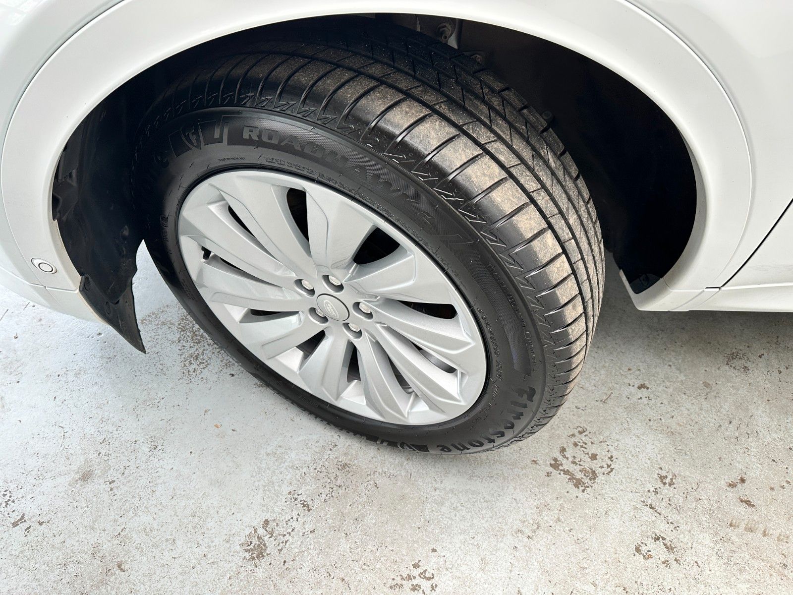 pirkite Lietuvoje Land Rover Discovery Sport R-Dynamic AWD Plug-in Head-Up | nuotrauka №28 | Unis.lt