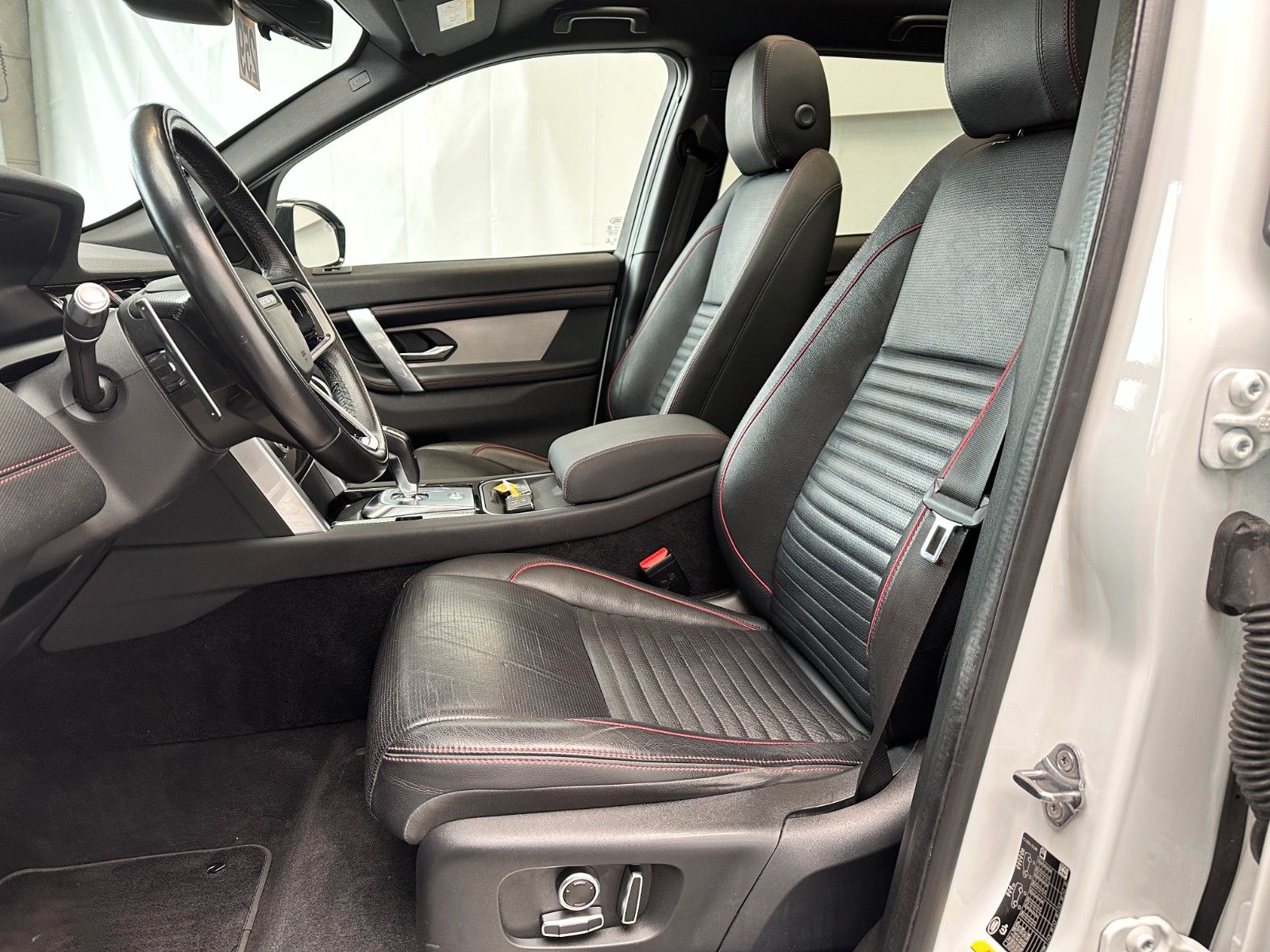 pirkite Lietuvoje Land Rover Discovery Sport R-Dynamic AWD Plug-in Head-Up | nuotrauka №10 | Unis.lt