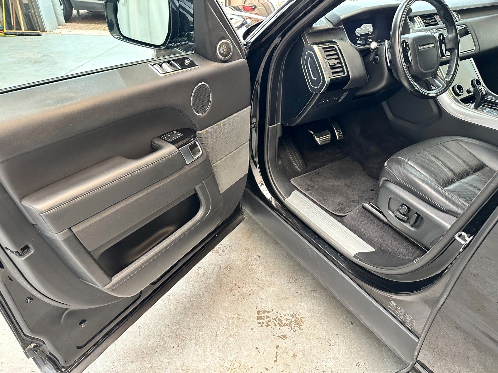 pirkite Lietuvoje Land Rover Range Rover Sport HSE Stealth P400e Plug-in | nuotrauka №18 | Unis.lt