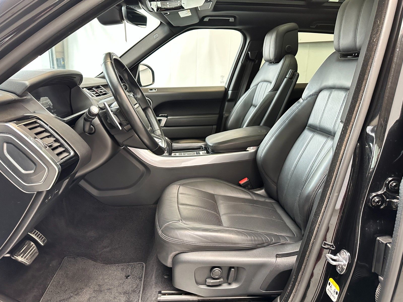 pirkite Lietuvoje Land Rover Range Rover Sport HSE Stealth P400e Plug-in | nuotrauka №9 | Unis.lt