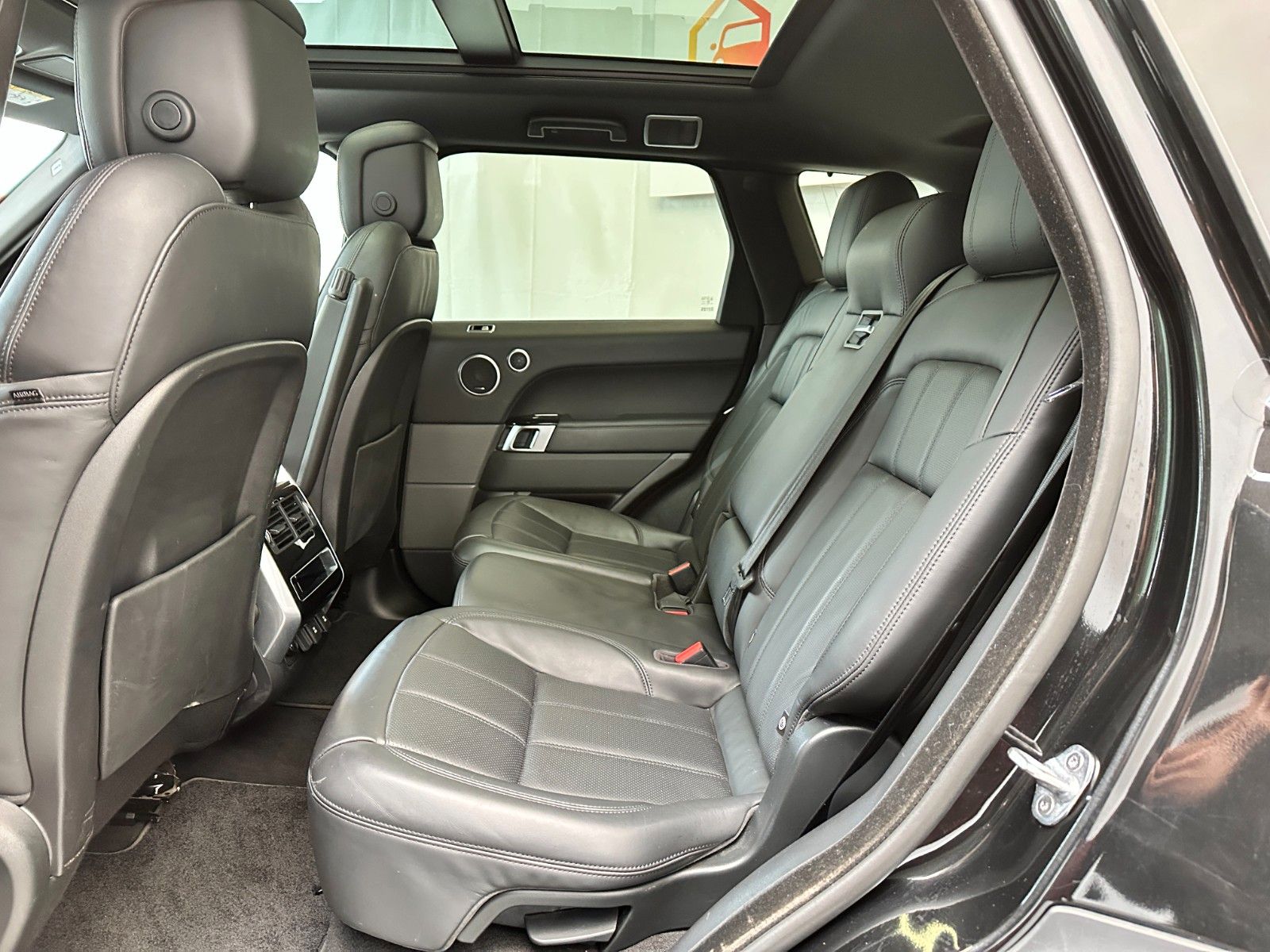 pirkite Lietuvoje Land Rover Range Rover Sport HSE Stealth P400e Plug-in | nuotrauka №10 | Unis.lt