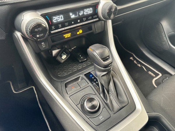 pirkite Lietuvoje Toyota RAV4 Hybrid AWD-i | Kamera Navi AHK | 1.Hand | nuotrauka №13 | Unis.lt