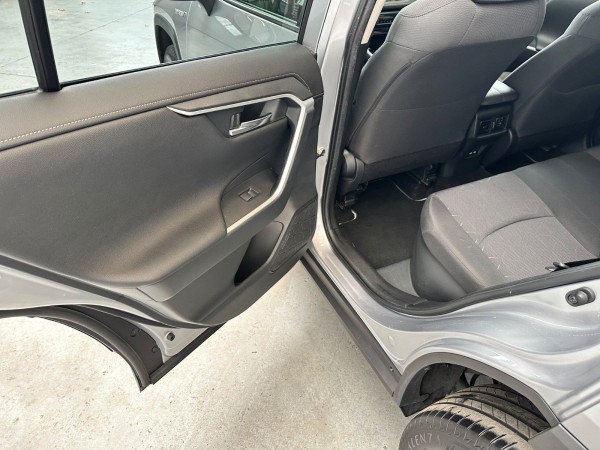 pirkite Lietuvoje Toyota RAV4 Hybrid AWD-i | Kamera Navi AHK | 1.Hand | nuotrauka №17 | Unis.lt