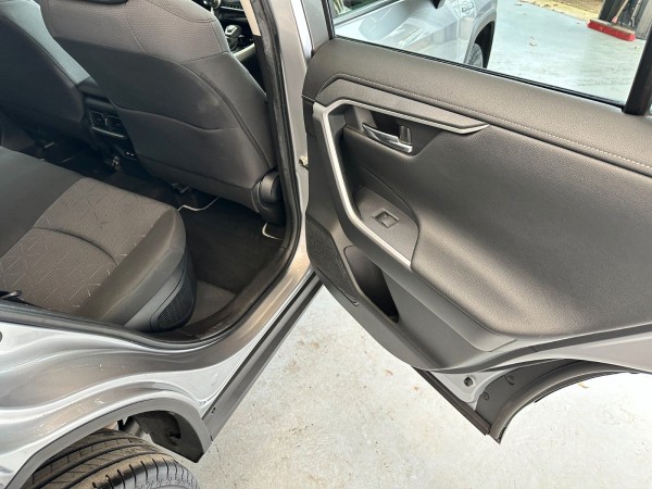pirkite Lietuvoje Toyota RAV4 Hybrid AWD-i | Kamera Navi AHK | 1.Hand | nuotrauka №19 | Unis.lt
