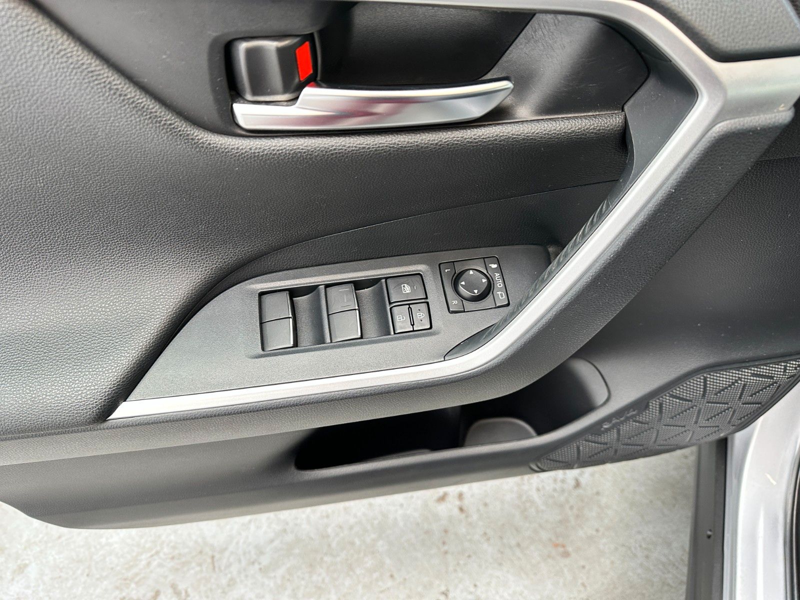 pirkite Lietuvoje Toyota RAV4 Hybrid AWD-i | Kamera Navi AHK | 1.Hand | nuotrauka №7 | Unis.lt