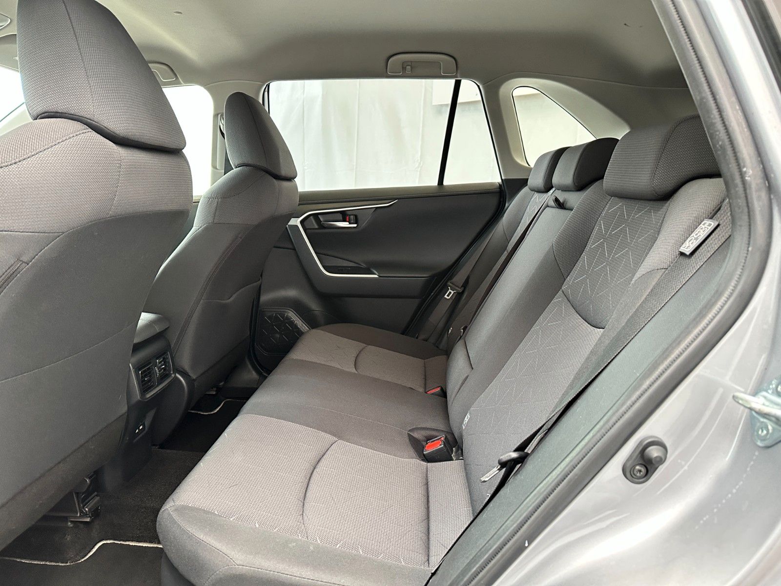 pirkite Lietuvoje Toyota RAV4 Hybrid AWD-i | Kamera Navi AHK | 1.Hand | nuotrauka №9 | Unis.lt