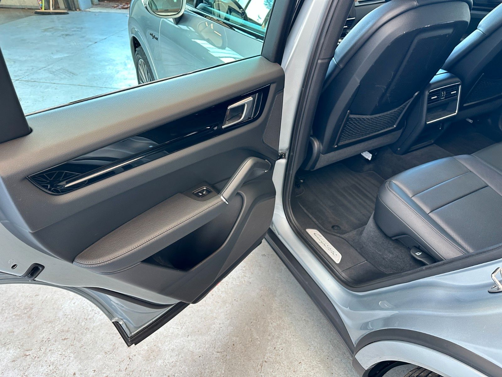 Купить Porsche Cayenne E-Hybrid|Luftfederung|1.Hand MwSt в Литве | фото №18 | Unis.lt