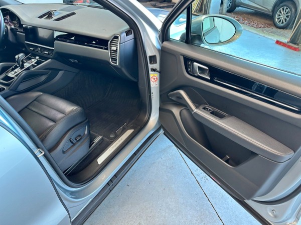 Купить Porsche Cayenne E-Hybrid|Luftfederung|1.Hand MwSt в Литве | фото №19 | Unis.lt
