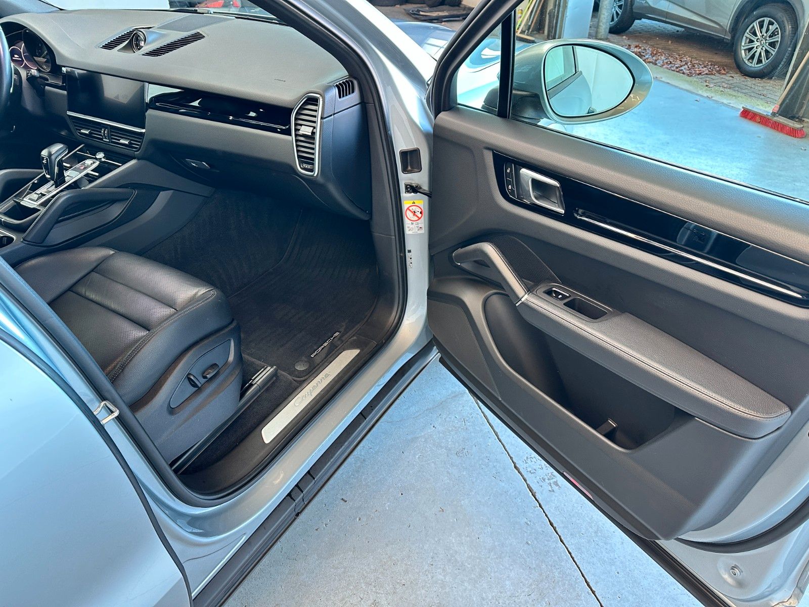 Купить Porsche Cayenne E-Hybrid|Luftfederung|1.Hand MwSt в Литве | фото №19 | Unis.lt