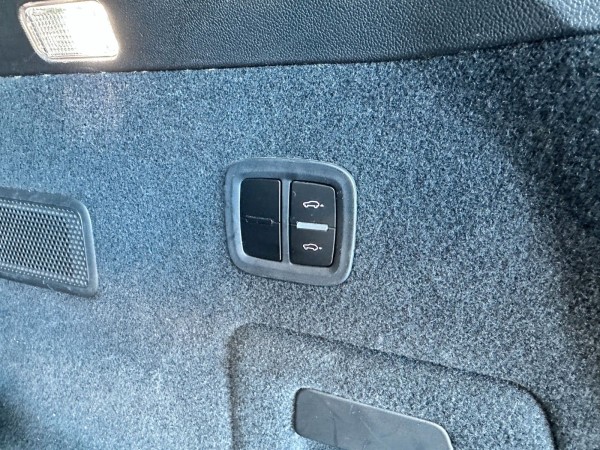 Купить Porsche Cayenne E-Hybrid|Luftfederung|1.Hand MwSt в Литве | фото №21 | Unis.lt