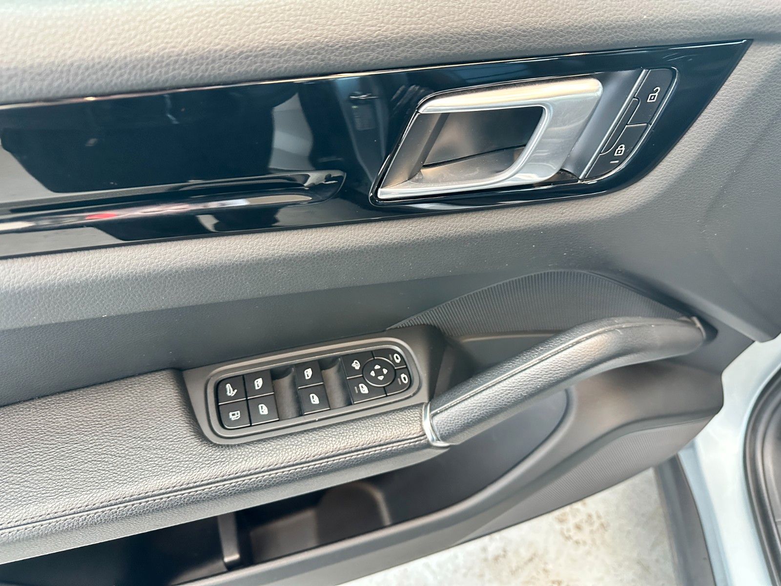 Купить Porsche Cayenne E-Hybrid|Luftfederung|1.Hand MwSt в Литве | фото №7 | Unis.lt