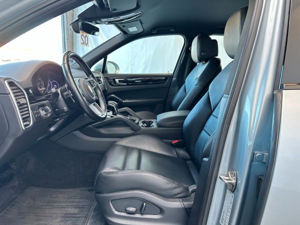 Купить Porsche Cayenne E-Hybrid|Luftfederung|1.Hand MwSt в Литве | фото №9 | Unis.lt