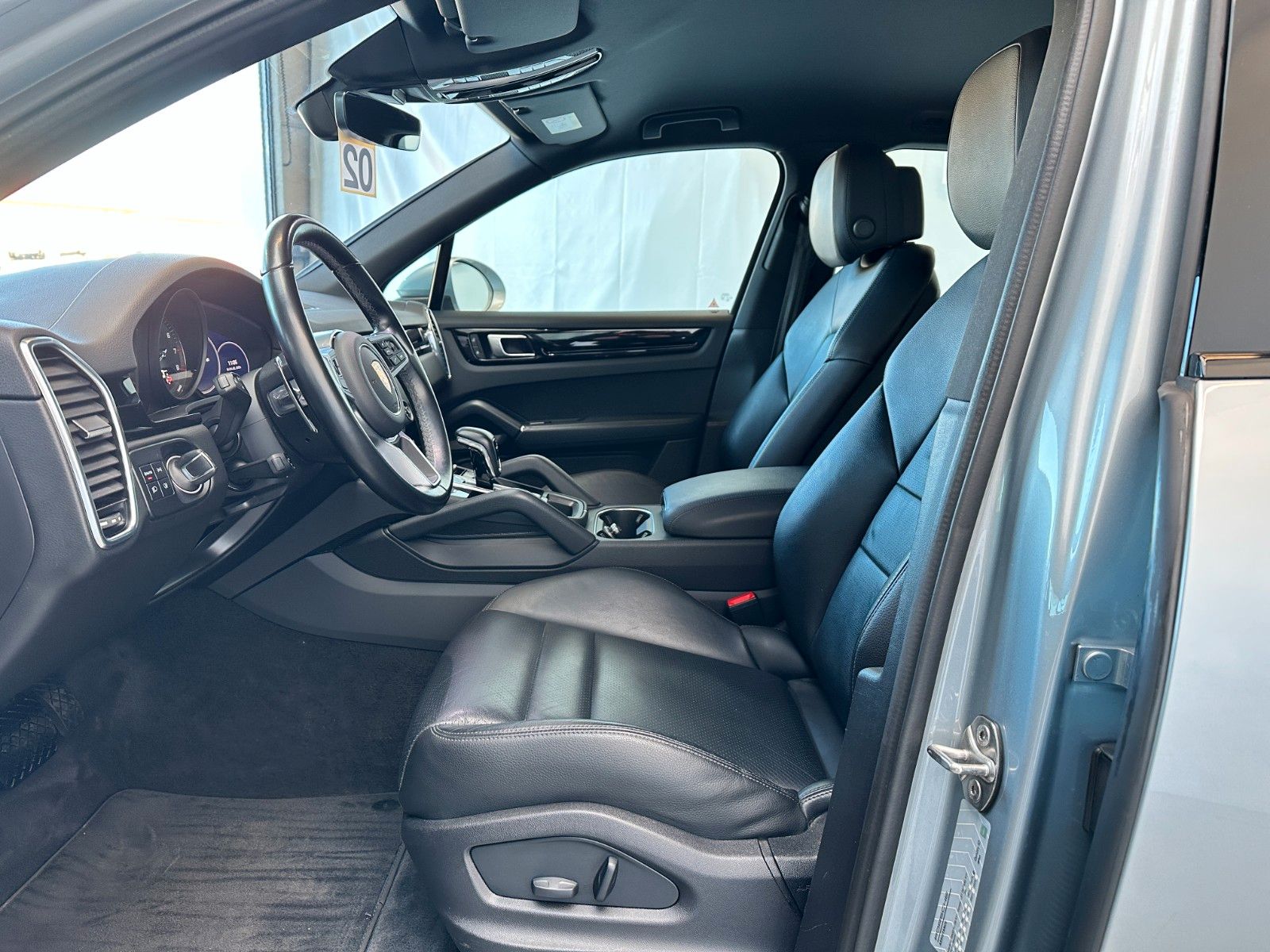 Купить Porsche Cayenne E-Hybrid|Luftfederung|1.Hand MwSt в Литве | фото №9 | Unis.lt