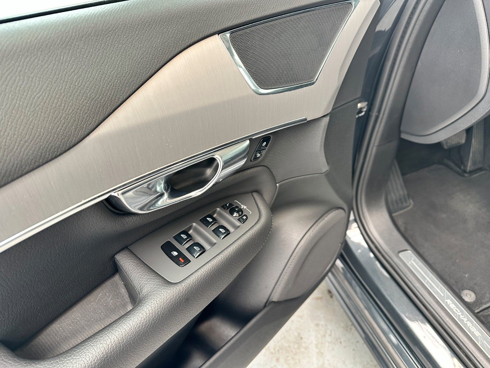 pirkite Lietuvoje Volvo XC90 T8 Recharge Plug-In AWD | Pano Leder | nuotrauka №7 | Unis.lt