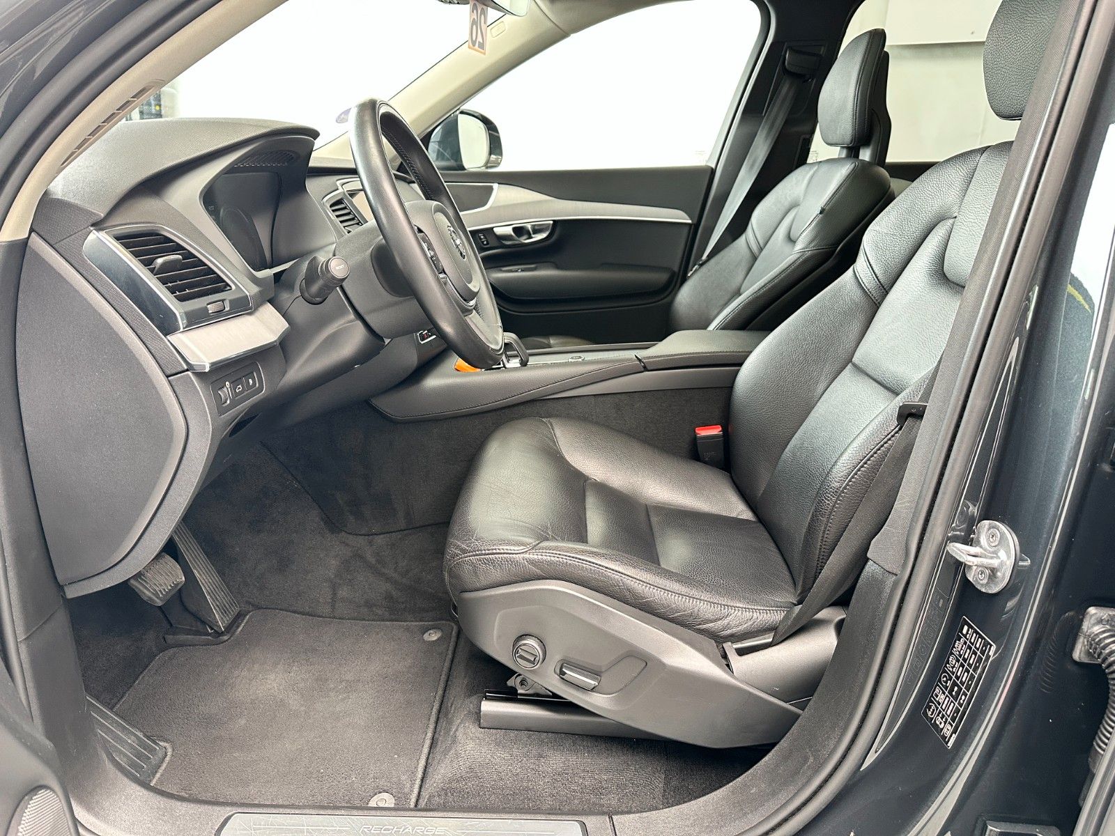 pirkite Lietuvoje Volvo XC90 T8 Recharge Plug-In AWD | Pano Leder | nuotrauka №9 | Unis.lt